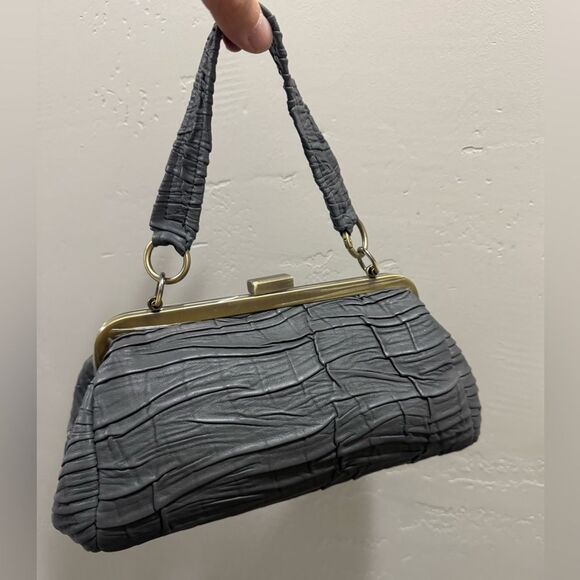 Genuine Lambskin Pleated Texture Handmade Push lock Clutch Bag/ Crossbody - Picture 7 of 13